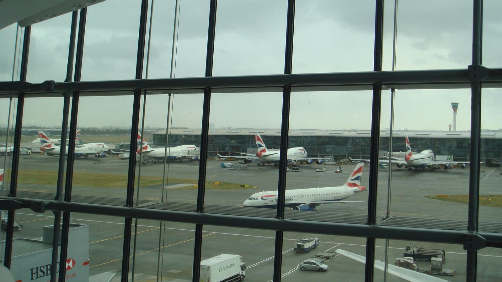 Aircraft on the apron at London Heathrow Terminal 5